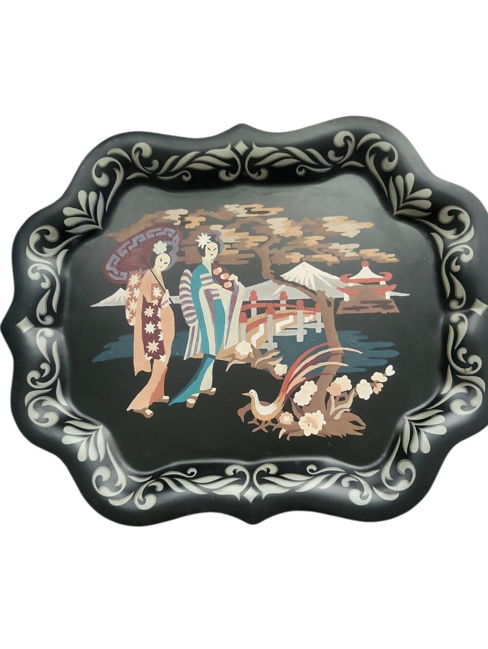 Vintage Chinoiserie Geisha Handpainted Toleware Scalloped Edge Serving Tray